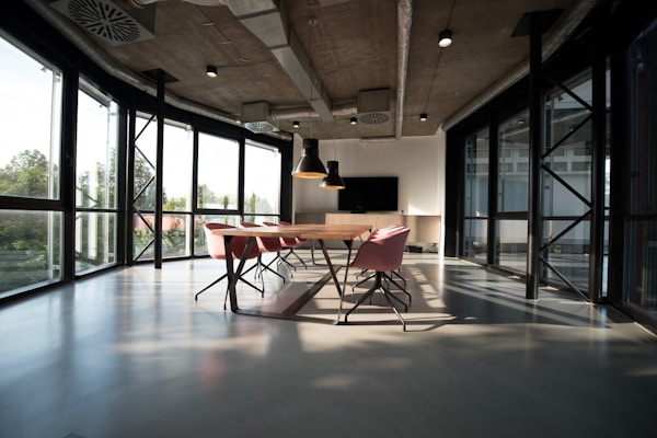 Espace de travail bien aménagé